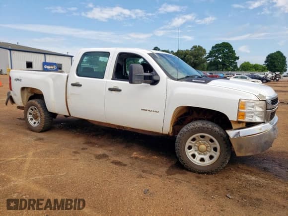 ✅ 2014 Chevrolet Silverado 2500HD Work Truck • VIN: 1GC1KVCG7EF168078 • Lot: 64300015. Listed on Copart with 184,522 mi. Free auction sales archive from the USA and detailed vehicle history report at DreamBid. Image 4.