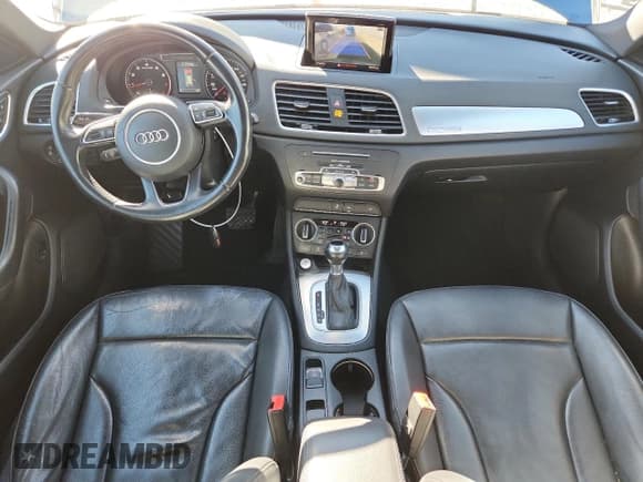 ✅ 2016 Audi Q3 Premium Plus • VIN: WA1EFCFS6GR003239 • Lot: 92409315. Wystawiony na Copart z przebiegiem 98 383 mil. Bezpłatny archiwum sprzedaży aukcyjnych z USA i szczegółowy raport historii pojazdu na DreamBid. Zdjęcie 8.