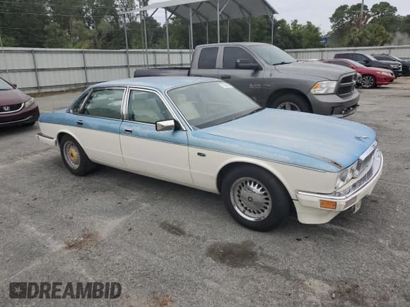 ✅ 1988 Jaguar XJ • VIN: SAJKV1648JC536061 • Lot: 75430264. Wystawiony na Copart z przebiegiem Nie podano. Bezpłatny archiwum sprzedaży aukcyjnych z USA i szczegółowy raport historii pojazdu na DreamBid. Zdjęcie 4.