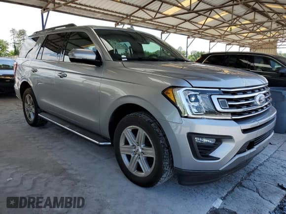 ✅ 2021 Ford Expedition XLT • VIN: 1FMJU1HT6MEA21890 • Lot: 55745625. Wystawiony na Copart z przebiegiem 50 806 mil. Bezpłatny archiwum sprzedaży aukcyjnych z USA i szczegółowy raport historii pojazdu na DreamBid. Zdjęcie 4.