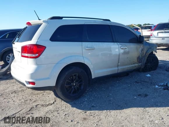 ✅ 2019 Dodge Journey SE • VIN: 3C4PDCBB8KT852508 • Lot: 42239706. Wystawiony na IAAI z przebiegiem Nie podano. Bezpłatny archiwum sprzedaży aukcyjnych z USA i szczegółowy raport historii pojazdu na DreamBid. Zdjęcie 4.