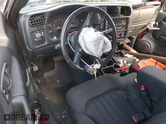 ✅ 2003 Chevrolet S-10 LS • VIN: 1GCCS19X038167526 • Лот: 79934724. Опубликован ранее на Copart с пробегом Не указан. Бесплатный доступ к архиву аукционных продаж из США и подробный отчёт об истории автомобиля на DreamBid. Изображение 8.