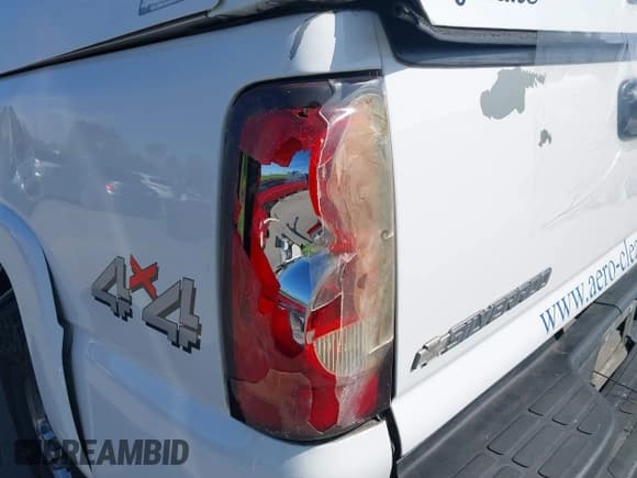 ✅ 2006 Chevrolet Silverado 2500HD LT3 • VIN: 1GCHK23D66F147100 • Лот: 42173062. Опубликован ранее на IAAI с пробегом 227 592 миль. Бесплатный доступ к архиву аукционных продаж из США и подробный отчёт об истории автомобиля на DreamBid. Изображение 19.