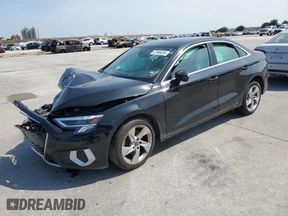 ✅ 2023 Audi A3 Premium • VIN: WAUAUDGY8PA085053 • Лот: 67965034. Опубликован ранее на Copart с пробегом 33 938 миль. Бесплатный доступ к архиву аукционных продаж из США и подробный отчёт об истории автомобиля на DreamBid. Изображение 1.