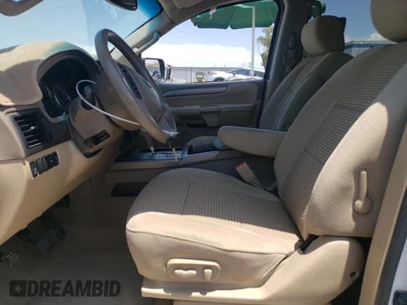 ✅ 2014 Nissan Armada SV • VIN: 5N1AA0NC9EN605130 • Лот: 62556195. Опубликован ранее на Copart с пробегом 137 548 миль. Бесплатный доступ к архиву аукционных продаж из США и подробный отчёт об истории автомобиля на DreamBid. Изображение 7.