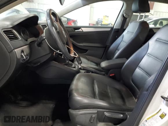 ✅ 2013 Volkswagen Jetta SE • VIN: 3VWDP7AJ5DM444827 • Lot: 87288015. Listed on Copart with 156,375 mi. Free auction sales archive from the USA and detailed vehicle history report at DreamBid. Image 7.