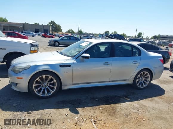 ✅ 2008 BMW 5 Series M5 • VIN: WBSNB93558CX08579 • Lot: 43236635. Listed on IAAI with 95,255 mi. Free auction sales archive from the USA and detailed vehicle history report at DreamBid. Image 14.