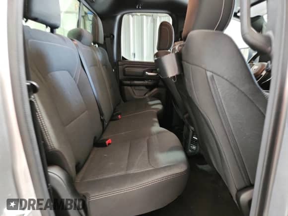 2023 Ram 1500 Tradesman z VIN 1C6RRFCG4PN615468, wystawiony jako Copart lot #89879455 z przebiegiem 12 054 mil mil oraz Czysty tytuł • Clean title. Historia ofert i sprzedaży dostępna na DreamBid. Obrazek 10.