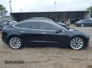 ✅ 2018 Tesla Model 3 Long Range Battery • VIN: 5YJ3E1EB3JF186733 • Lot: 42093891. Wystawiony na IAAI z przebiegiem 102 435 mil. Bezpłatny archiwum sprzedaży aukcyjnych z USA i szczegółowy raport historii pojazdu na DreamBid. Zdjęcie 13.