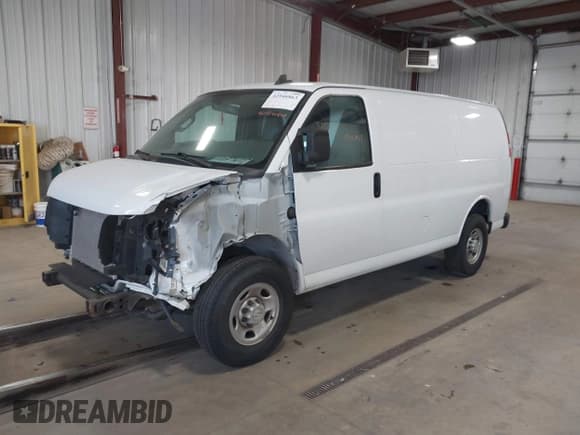 ✅ 2018 Chevrolet Express Cargo • VIN: 1GCWGAFP6J1287713 • Lot: 42946863. Listed on IAAI with 40,378 mi. Free auction sales archive from the USA and detailed vehicle history report at DreamBid. Image 17.