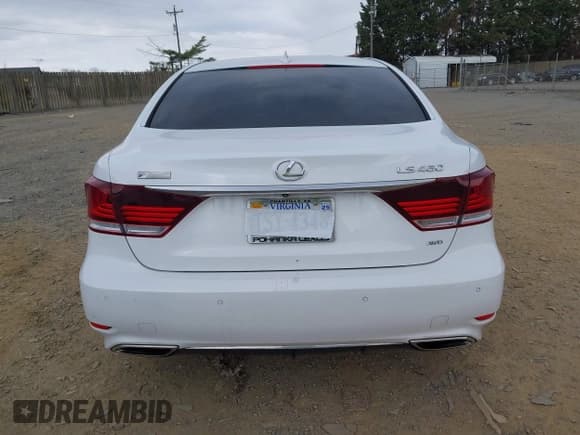 ✅ 2015 Lexus LS 460 • VIN: JTHCL5EF6F5024277 • Лот: 41899528. Опубликован ранее на IAAI с пробегом 126 743 миль. Бесплатный доступ к архиву аукционных продаж из США и подробный отчёт об истории автомобиля на DreamBid. Изображение 17.