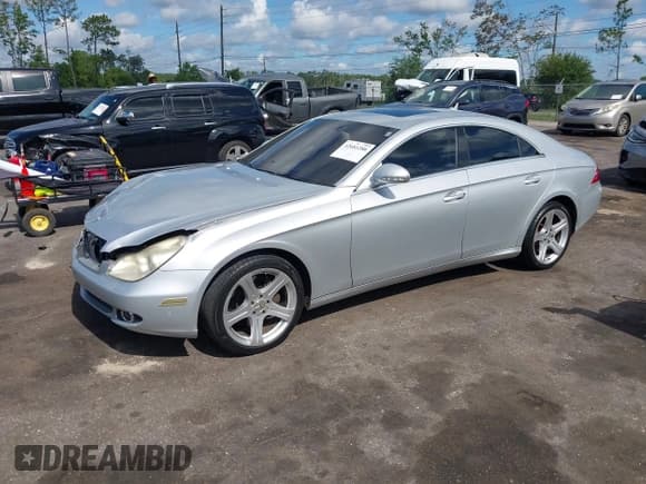 ✅ 2007 Mercedes-Benz CLS 550 • VIN: WDDDJ72X87A084645 • Лот: 42681288. Опубликован ранее на IAAI с пробегом 236 657 миль. Бесплатный доступ к архиву аукционных продаж из США и подробный отчёт об истории автомобиля на DreamBid. Изображение 2.