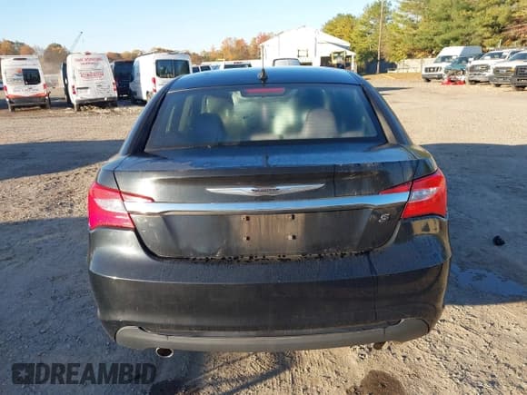 ✅ 2012 Chrysler 200 Touring • VIN: 1C3CCBBG1CN250935 • Лот: 43543875. Опубликован ранее на IAAI с пробегом 131 987 миль. Бесплатный доступ к архиву аукционных продаж из США и подробный отчёт об истории автомобиля на DreamBid. Изображение 16.