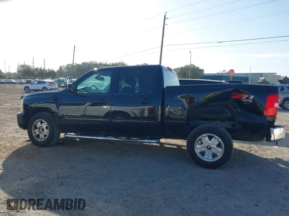 ✅ 2013 Chevrolet Silverado 1500 LT • VIN: 3GCPKSE77DG256616 • Lot: 43355281. Wystawiony na IAAI z przebiegiem 192 834 mil. Bezpłatny archiwum sprzedaży aukcyjnych z USA i szczegółowy raport historii pojazdu na DreamBid. Zdjęcie 14.