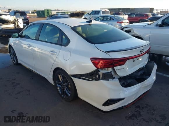 ✅ 2021 Kia Forte GT-Line • VIN: 3KPF34AD4ME310286 • Lot: 43431650. Wystawiony na IAAI z przebiegiem 126 686 mil. Bezpłatny archiwum sprzedaży aukcyjnych z USA i szczegółowy raport historii pojazdu na DreamBid. Zdjęcie 3.