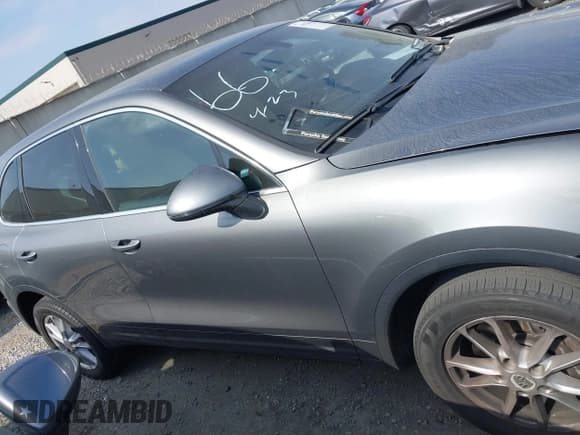 ✅ 2016 Porsche Cayenne • VIN: WP1AA2A21GKA15990 • Lot: 41978980. Listed on IAAI with 141,738 mi. Free auction sales archive from the USA and detailed vehicle history report at DreamBid. Image 14.