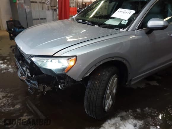 ✅ 2019 Audi Q3 Premium • VIN: WA1AECF33K1077204 • Lot: 41538374. Listed on IAAI with 101,264 mi. Free auction sales archive from the USA and detailed vehicle history report at DreamBid. Image 6.