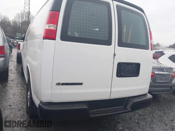 ✅ 2019 Chevrolet Express Cargo • VIN: 1GCWGAFP6K1279662 • Lot: 41627731. Listed on IAAI with 43,872 mi. Free auction sales archive from the USA and detailed vehicle history report at DreamBid. Image 3.