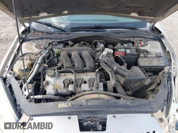 ✅ 2007 Mercury Milan Premier • VIN: 3MEHM08157R655106 • Lot: 42804765. Wystawiony na IAAI z przebiegiem 111 015 mil. Bezpłatny archiwum sprzedaży aukcyjnych z USA i szczegółowy raport historii pojazdu na DreamBid. Zdjęcie 10.