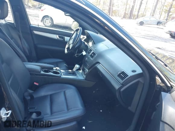 ✅ 2008 Mercedes-Benz C 300 Sport • VIN: WDDGF81X68F125266 • Lot: 43546270. Listed on IAAI with 117,931 mi. Free auction sales archive from the USA and detailed vehicle history report at DreamBid. Image 5.