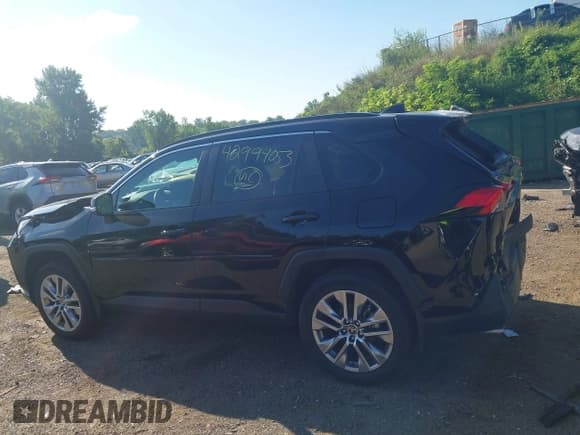 ✅ 2023 Toyota RAV4 XLE Premium • VIN: 2T3A1RFV1PC338247 • Lot: 42994053. Listed on IAAI with 40,899 mi. Free auction sales archive from the USA and detailed vehicle history report at DreamBid. Image 14.