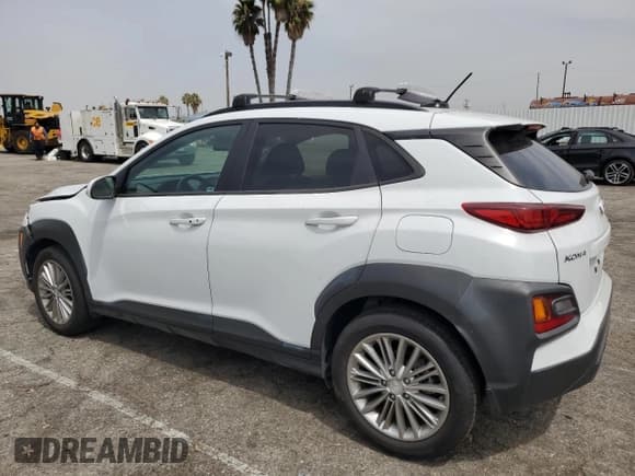 ✅ 2020 Hyundai Kona SEL • VIN: KM8K22AA9LU557763 • Лот: 62048093. Опубликован ранее на Copart с пробегом 18 483 миль. Бесплатный доступ к архиву аукционных продаж из США и подробный отчёт об истории автомобиля на DreamBid. Изображение 2.