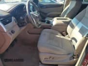 ✅ 2016 GMC Yukon SLE • VIN: 1GKS1AKCXGR442720 • Лот: 71170025. Опубликован ранее на Copart с пробегом 110 135 миль. Бесплатный доступ к архиву аукционных продаж из США и подробный отчёт об истории автомобиля на DreamBid. Изображение 7.