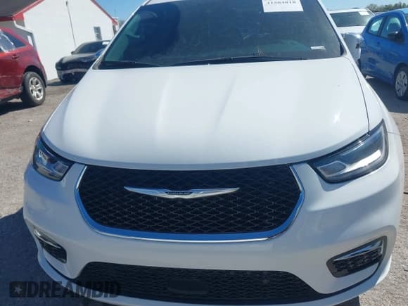 ✅ 2022 Chrysler Pacifica Hybrid Limited • VIN: 2C4RC1S74NR112960 • Lot: 41584818. Wystawiony na IAAI z przebiegiem 22 040 mil. Bezpłatny archiwum sprzedaży aukcyjnych z USA i szczegółowy raport historii pojazdu na DreamBid. Zdjęcie 12.