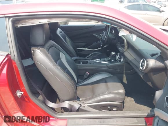 ✅ 2017 Chevrolet Camaro 2LT • VIN: 1G1FD1RS4H0155678 • Lot: 42411253. Wystawiony na IAAI z przebiegiem 121 364 mil. Bezpłatny archiwum sprzedaży aukcyjnych z USA i szczegółowy raport historii pojazdu na DreamBid. Zdjęcie 5.