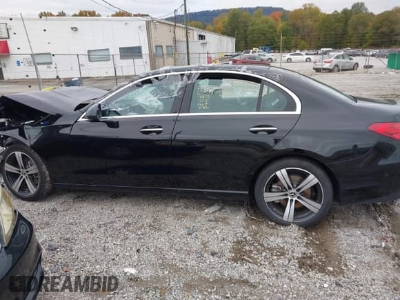 ✅ 2025 Mercedes-Benz C 300 • VIN: W1KAF4HB1SR281228 • Lot: 43563635. Wystawiony na IAAI z przebiegiem Nie podano. Bezpłatny archiwum sprzedaży aukcyjnych z USA i szczegółowy raport historii pojazdu na DreamBid. Zdjęcie 15.