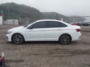 ✅ 2024 Volkswagen Jetta Sport • VIN: 3VWBM7BU6RM085150 • Лот: 43285753. Опубликован ранее на IAAI с пробегом 2 638 миль. Бесплатный доступ к архиву аукционных продаж из США и подробный отчёт об истории автомобиля на DreamBid. Изображение 15.