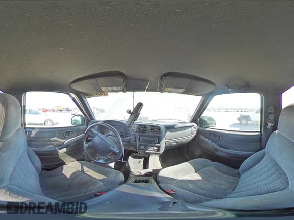 ✅ 1998 Chevrolet S-10 LS • VIN: 1GCCT14WXW8179490 • Лот: 75927634. Опубликован ранее на Copart с пробегом 215 954 миль. Бесплатный доступ к архиву аукционных продаж из США и подробный отчёт об истории автомобиля на DreamBid. Изображение 13.