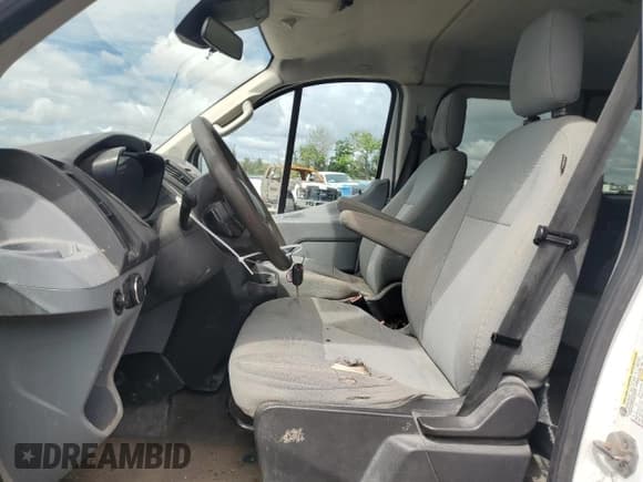 ✅ 2015 Ford Transit XL • VIN: 1FBZX2ZM9FKA38851 • Lot: 48593945. Wystawiony na Copart z przebiegiem 197 409 mil. Bezpłatny archiwum sprzedaży aukcyjnych z USA i szczegółowy raport historii pojazdu na DreamBid. Zdjęcie 7.