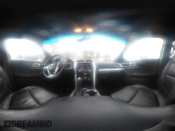 ✅ 2015 Ford Explorer XLT • VIN: 1FM5K8D87FGB15026 • Lot: 43636186. Wystawiony na IAAI z przebiegiem 132 360 mil. Bezpłatny archiwum sprzedaży aukcyjnych z USA i szczegółowy raport historii pojazdu na DreamBid. Zdjęcie 19.