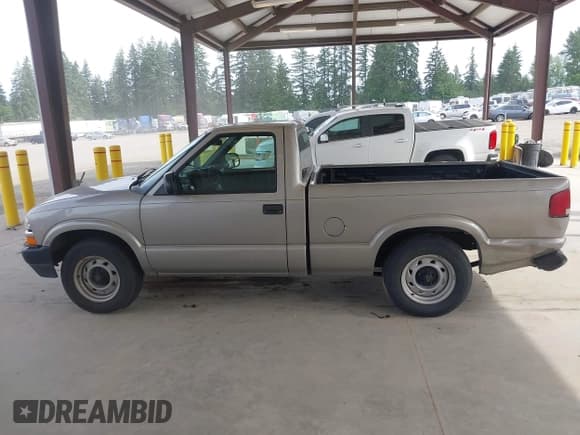✅ 2002 Chevrolet S-10 LS • VIN: 1GCCS145628137953 • Лот: 42517695. Опубликован ранее на IAAI с пробегом 197 637 миль. Бесплатный доступ к архиву аукционных продаж из США и подробный отчёт об истории автомобиля на DreamBid. Изображение 14.