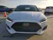 2019 Hyundai Veloster 2.0 z VIN KMHTG6AF6KU010652, wystawiony jako Copart lot #86718334 z przebiegiem 62 716 mil mil oraz Szkoda całkowita • Salvage title. Historia ofert i sprzedaży dostępna na DreamBid. Obrazek 5.