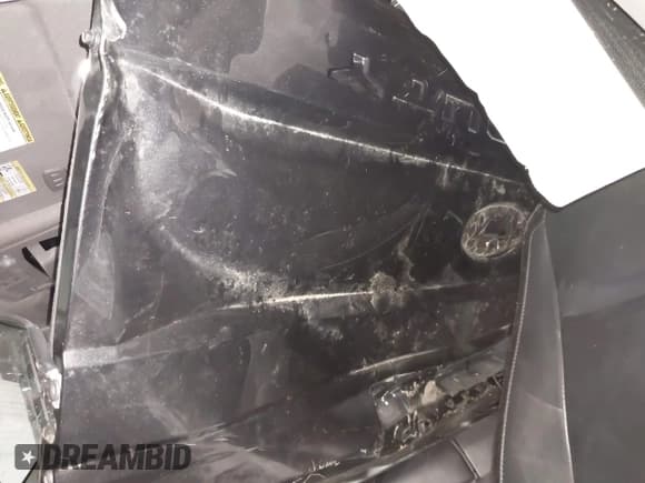 ✅ 2018 Ford F-250 XL • VIN: 1FT7W2BT0JEB71240 • Lot: 41740430. Wystawiony na IAAI z przebiegiem 89 803 mil. Bezpłatny archiwum sprzedaży aukcyjnych z USA i szczegółowy raport historii pojazdu na DreamBid. Zdjęcie 11.