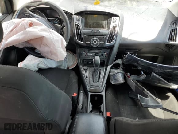 ✅ 2018 Ford Focus SEL • VIN: 1FADP3M29JL303097 • Лот: 63841205. Опубликован ранее на Copart с пробегом Не указан. Бесплатный доступ к архиву аукционных продаж из США и подробный отчёт об истории автомобиля на DreamBid. Изображение 8.