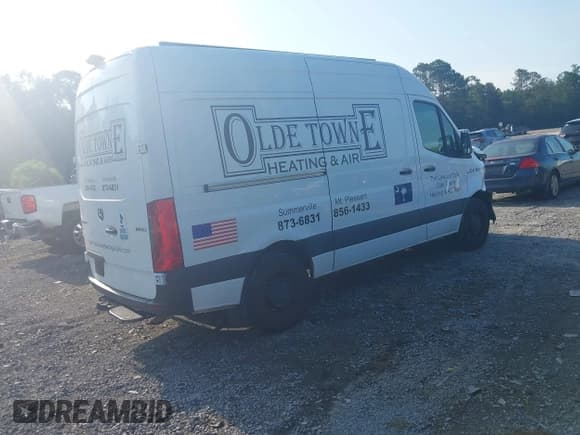 ✅ 2021 Mercedes-Benz Sprinter Cargo • VIN: W1Y70BGY0MT062262 • Лот: 42662136. Опубликован ранее на IAAI с пробегом 63 504 миль. Бесплатный доступ к архиву аукционных продаж из США и подробный отчёт об истории автомобиля на DreamBid. Изображение 4.