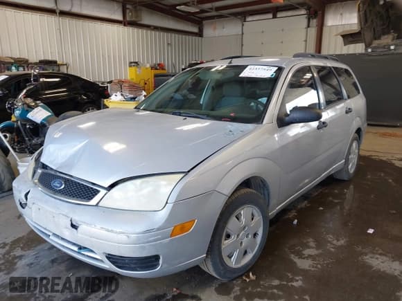 ✅ 2006 Ford Focus SE • VIN: 1FAHP36N66W225506 • Lot: 42337549. Wystawiony na IAAI z przebiegiem 206 171 mil. Bezpłatny archiwum sprzedaży aukcyjnych z USA i szczegółowy raport historii pojazdu na DreamBid. Zdjęcie 17.
