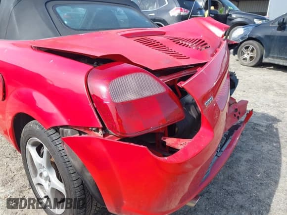 ✅ 2000 Toyota MR2 • VIN: JTDFR3208Y0018594 • Lot: 41976976. Listed on IAAI with 272,889 mi. Free auction sales archive from the USA and detailed vehicle history report at DreamBid. Image 13.