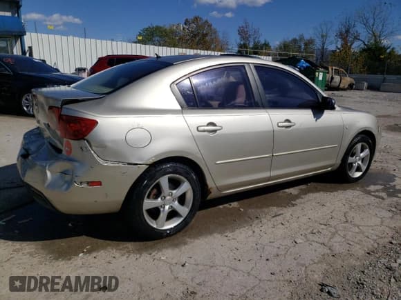 ✅ 2004 Mazda 3 i • VIN: JM1BK12FX41216593 • Лот: 86700935. Опубликован ранее на Copart с пробегом 151 263 миль. Бесплатный доступ к архиву аукционных продаж из США и подробный отчёт об истории автомобиля на DreamBid. Изображение 3.