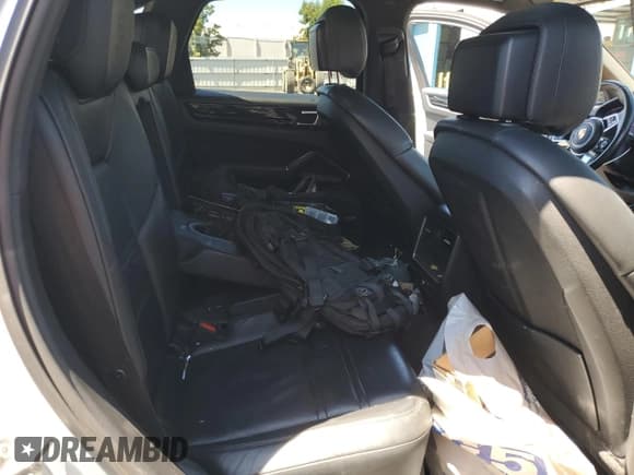 ✅ 2019 Porsche Cayenne S • VIN: WP1AB2AY3KDA63831 • Lot: 66172115. Wystawiony na Copart z przebiegiem 47 420 mil. Bezpłatny archiwum sprzedaży aukcyjnych z USA i szczegółowy raport historii pojazdu na DreamBid. Zdjęcie 11.