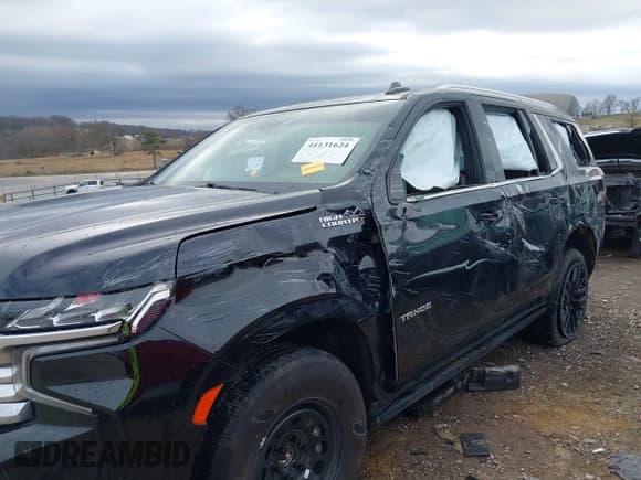 ✅ 2023 Chevrolet Tahoe High Country • VIN: 1GNSKTKL6PR405854 • Lot: 41131624. Wystawiony na IAAI z przebiegiem 47 891 mil. Bezpłatny archiwum sprzedaży aukcyjnych z USA i szczegółowy raport historii pojazdu na DreamBid. Zdjęcie 6.