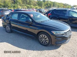 ✅ 2021 Volkswagen Jetta S • VIN: 3VWC57BU1MM024587 • Lot: 43228867. Wystawiony na IAAI z przebiegiem 28 556 mil. Bezpłatny archiwum sprzedaży aukcyjnych z USA i szczegółowy raport historii pojazdu na DreamBid. Zdjęcie 1.