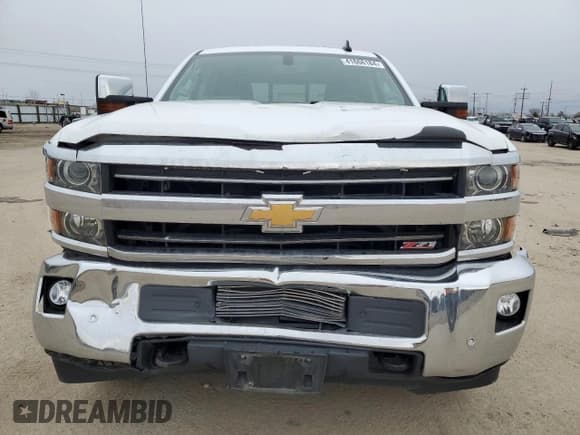 ✅ 2018 Chevrolet Silverado 2500HD LTZ • VIN: 1GC1KWEGXJF208070 • Lot: 41666184. Wystawiony na Copart z przebiegiem 53 493 mil. Bezpłatny archiwum sprzedaży aukcyjnych z USA i szczegółowy raport historii pojazdu na DreamBid. Zdjęcie 5.
