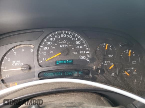 ✅ 2004 GMC Sierra 1500 • VIN: 1GTHC24204E339688 • Lot: 77595054. Wystawiony na Copart z przebiegiem 230 719 mil. Bezpłatny archiwum sprzedaży aukcyjnych z USA i szczegółowy raport historii pojazdu na DreamBid. Zdjęcie 9.