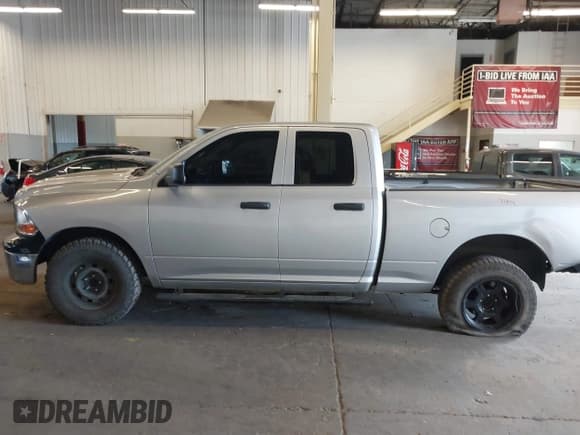 ✅ 2010 Dodge 1500 ST • VIN: 1D7RB1GK5AS209390 • Lot: 40315599. Wystawiony na IAAI z przebiegiem 145 119 mil. Bezpłatny archiwum sprzedaży aukcyjnych z USA i szczegółowy raport historii pojazdu na DreamBid. Zdjęcie 15.