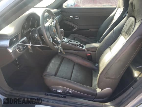 ✅ 2017 Porsche 911 Carrera • VIN: WP0CA2A9XHS141399 • Лот: 75233044. Опубликован ранее на Copart с пробегом Не указан. Бесплатный доступ к архиву аукционных продаж из США и подробный отчёт об истории автомобиля на DreamBid. Изображение 7.