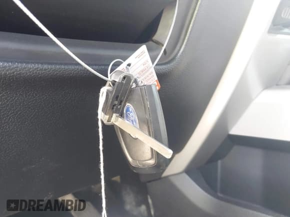 ✅ 2019 Ford F-250 XL • VIN: 1FT7W2BT5KEG38525 • Lot: 43388550. Wystawiony na IAAI z przebiegiem 151 304 mil. Bezpłatny archiwum sprzedaży aukcyjnych z USA i szczegółowy raport historii pojazdu na DreamBid. Zdjęcie 11.